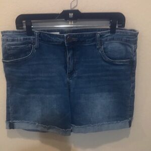 NWT- KUT FROM THE KLOTH - Katy Boyfriend Denim Jean Shorts-Size 14